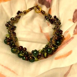 Chunky shell & pearl choker